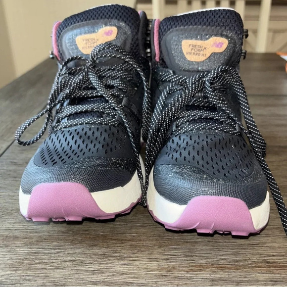 New Balance Women's Size US 9 Fresh Foam x Hierro HT - Picture 8 of 12